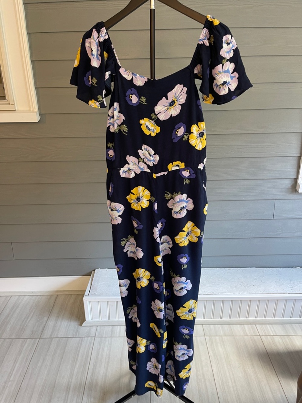 LOFT Women’s Floral Navy Jumpsuit Size Medium
